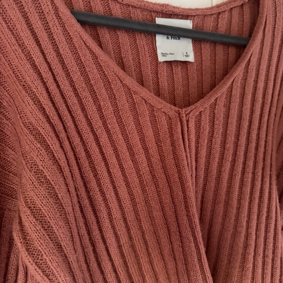 Abercrombie | Size Small | Ribbed V-Neck Sweater - Picture 3 of 5